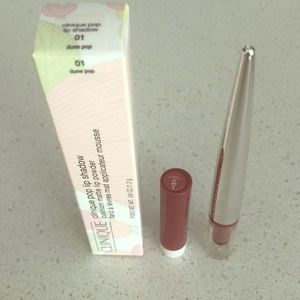 Clinique pop lip shadow cushion matte lip powder